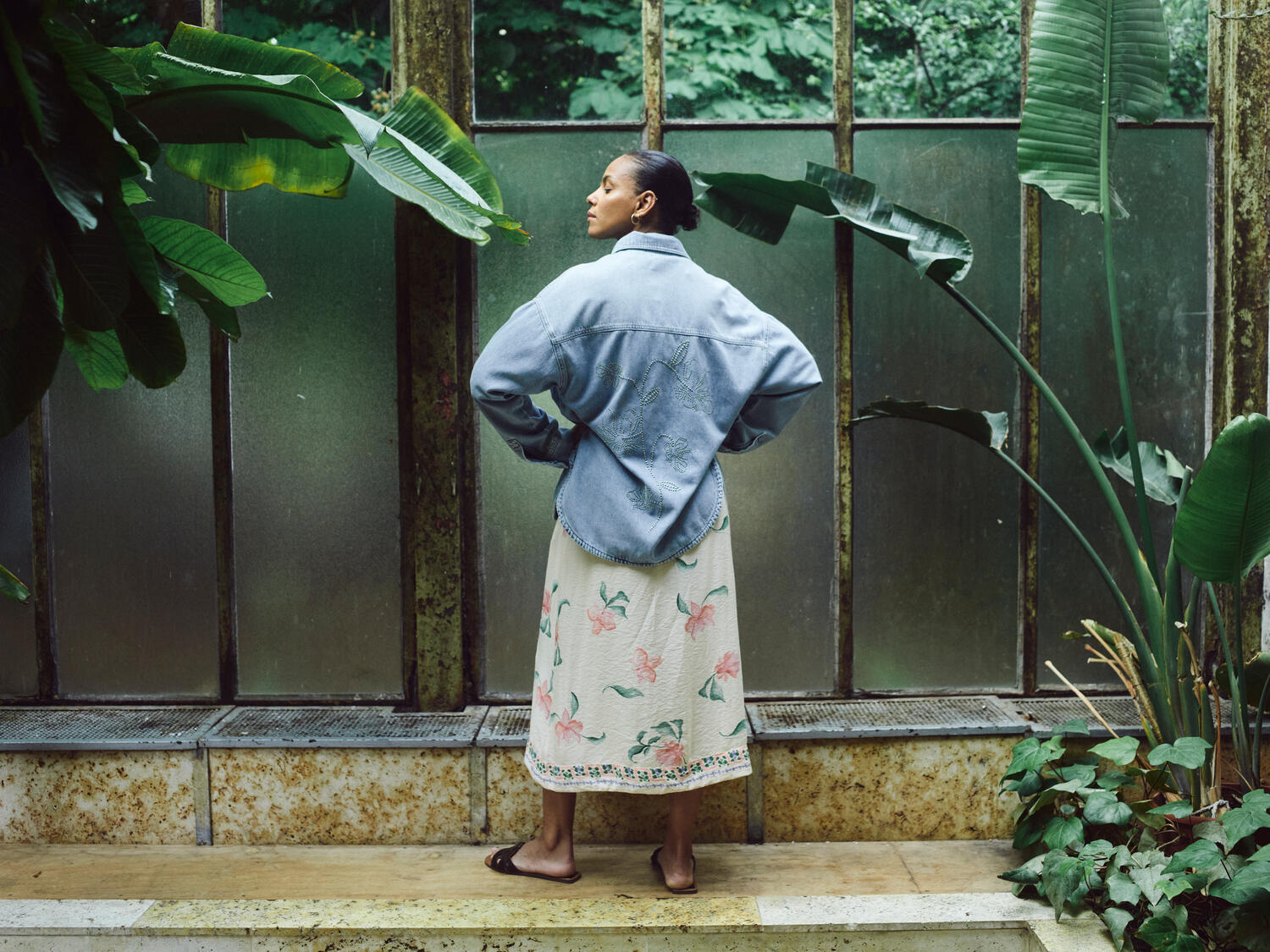 Bunno Big Orchid midi kjole – Ecru